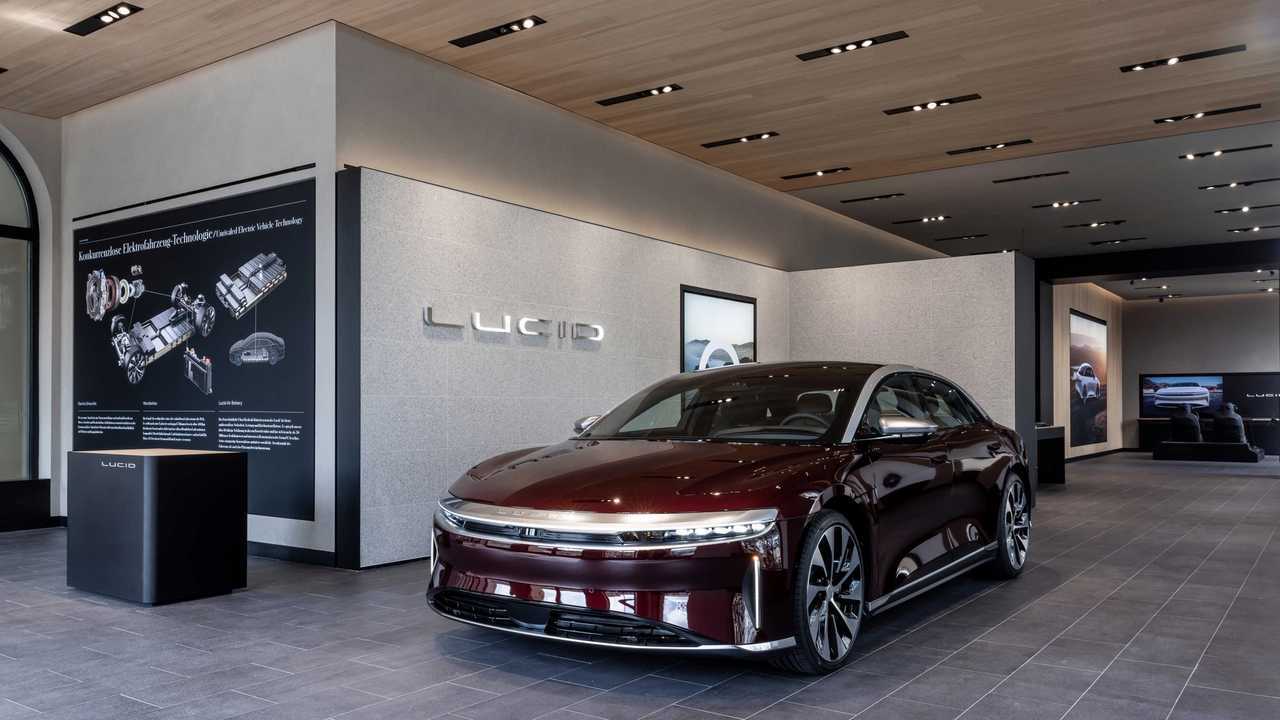 Lucid Group Faces Challenges: Q4 Decline in Deliveries and Production Amidst EV Market Turbulence