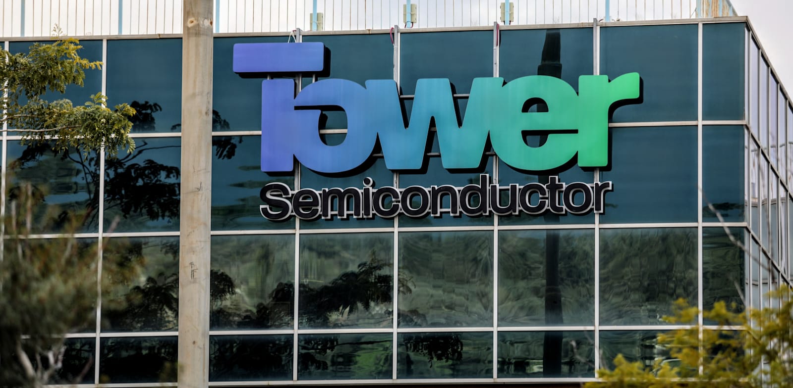 Tower Semiconductor Navigates Q4 Revenue Challenges Amidst Automotive Sector Uncertainties and Earthquake Setbacks