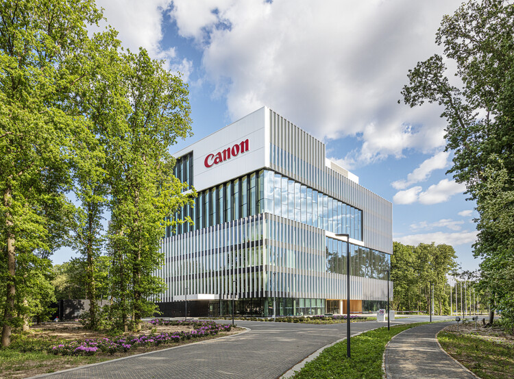 Canon Cutting-Edge Lithography Machines Exceed Expectations, Targeting Growth in Chipmaking Industry