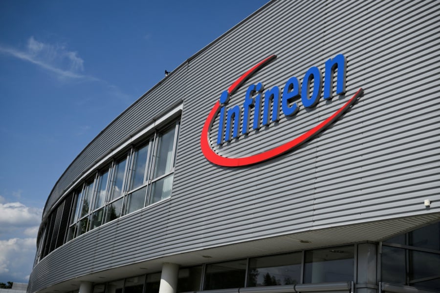 Infineon Revenue Revision: Navigating Semiconductor Industry Challenges in 2024